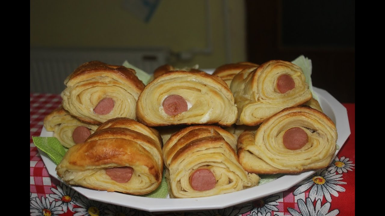 Lisnate rolnice sa virslom-Puff pastry with hot dog