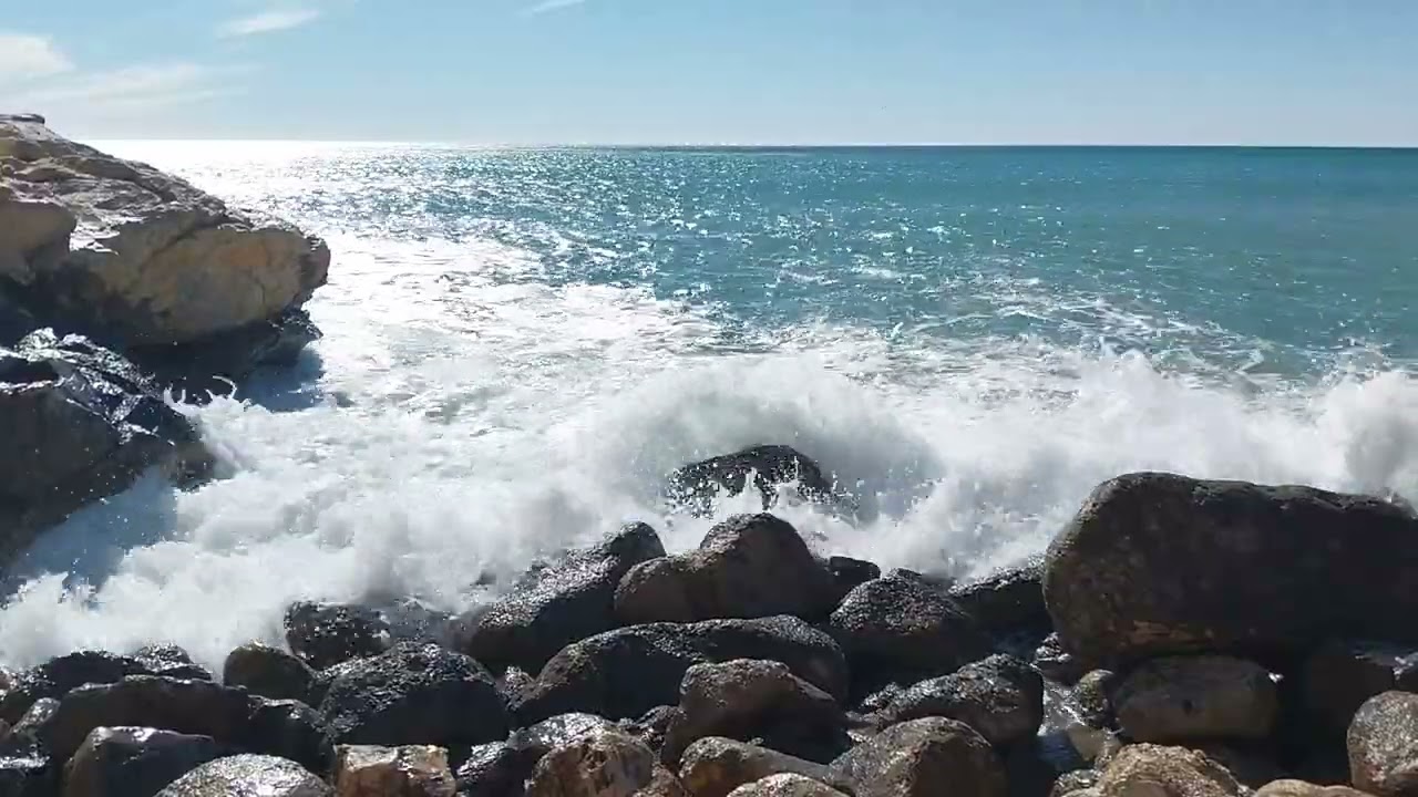 ASMR: Waves crashing on rocks ,pt1