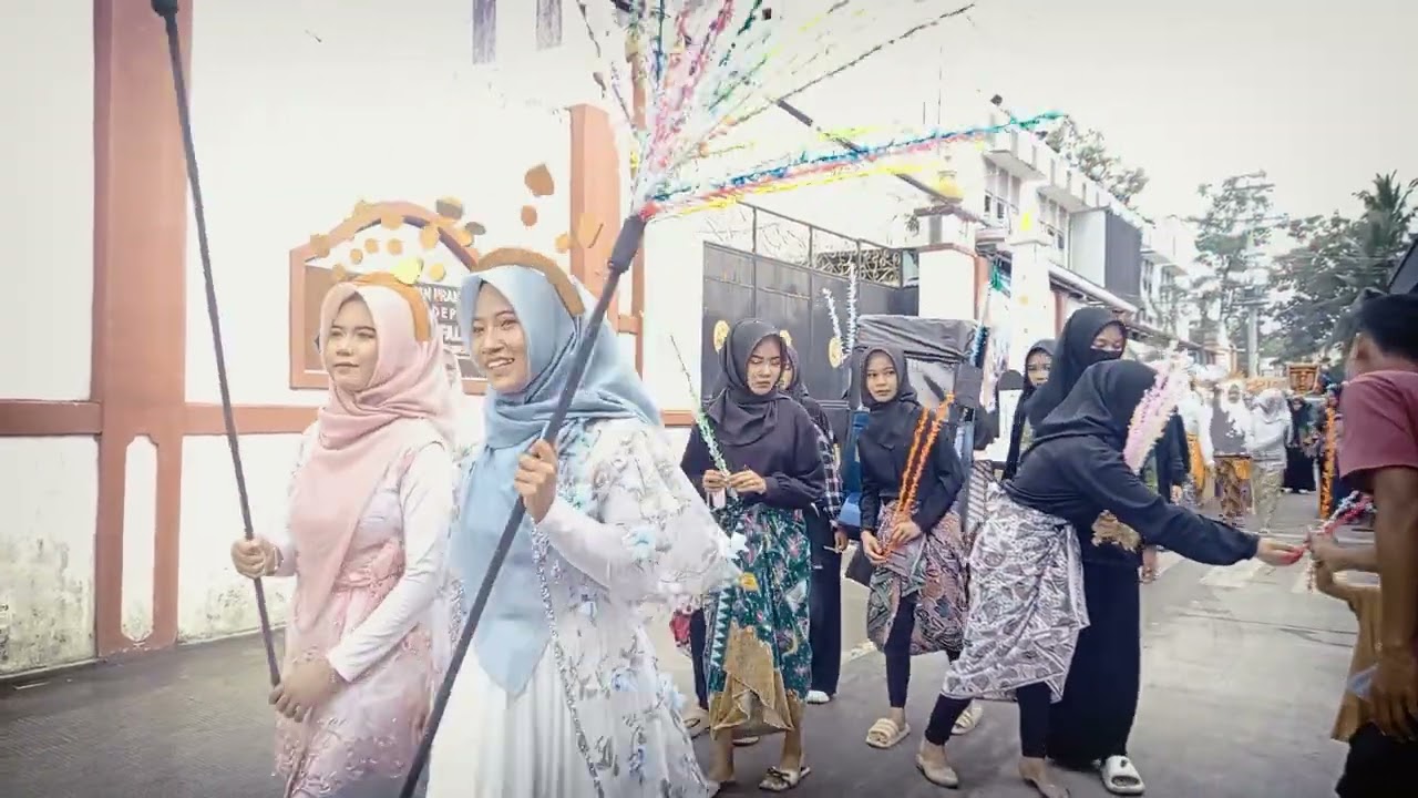 TRADISI SOMOLANGU ARAK-ARAKAN DRAMBAN ODONG