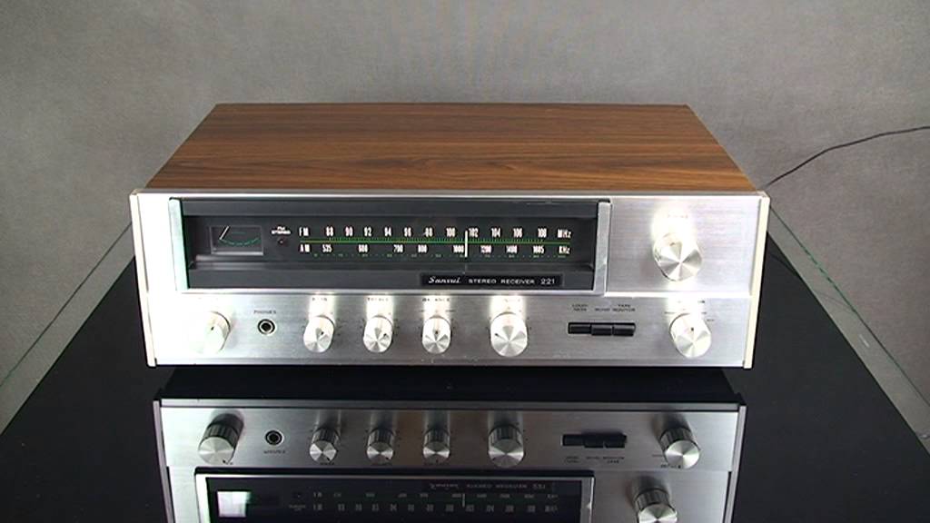 SANSUI RECEIVER 221
