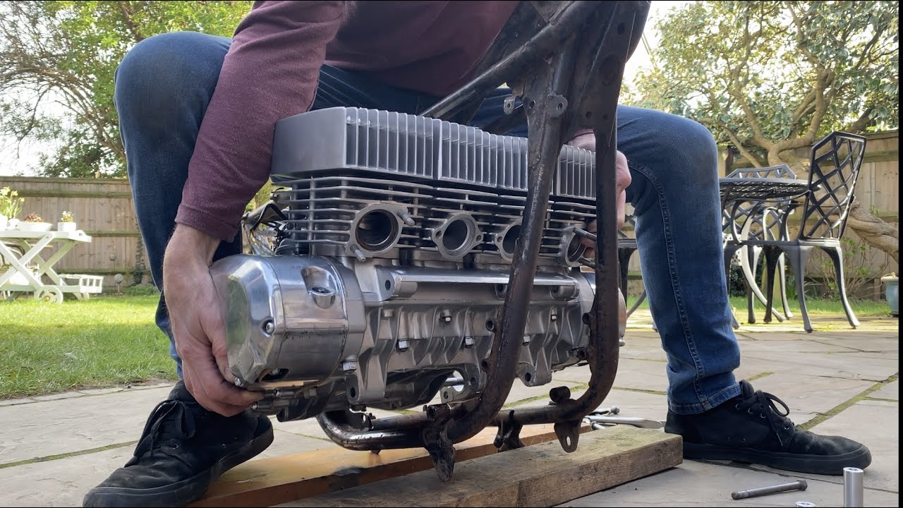 Kawasaki S1 550 four cylinder Frame repairs - Episode 8