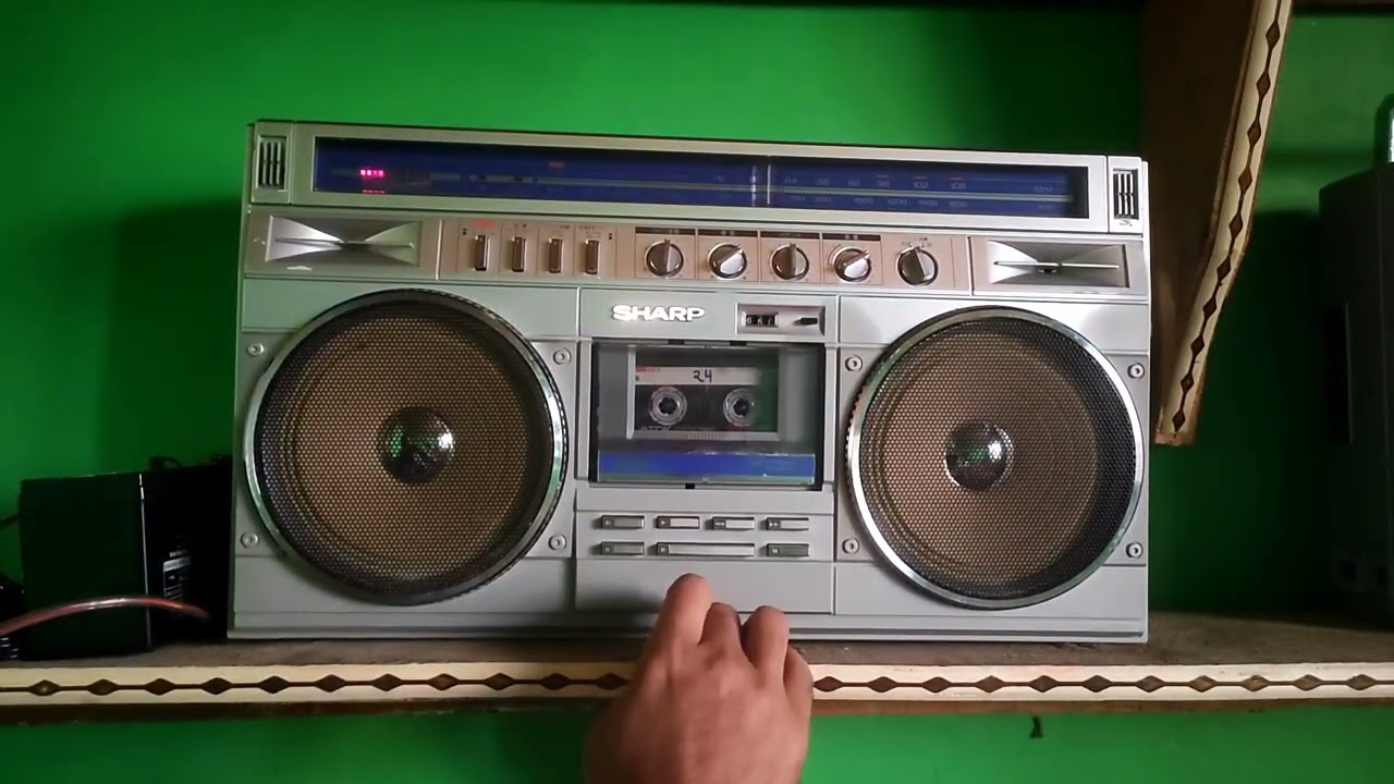 SHARP GF-8787/GF-319 GHETOBLASTER, UNIQUE BLUE DIAL, 9149832005 