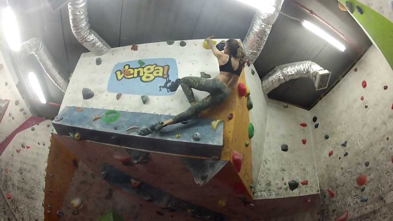 A nice indoor boulder with a dyno :)