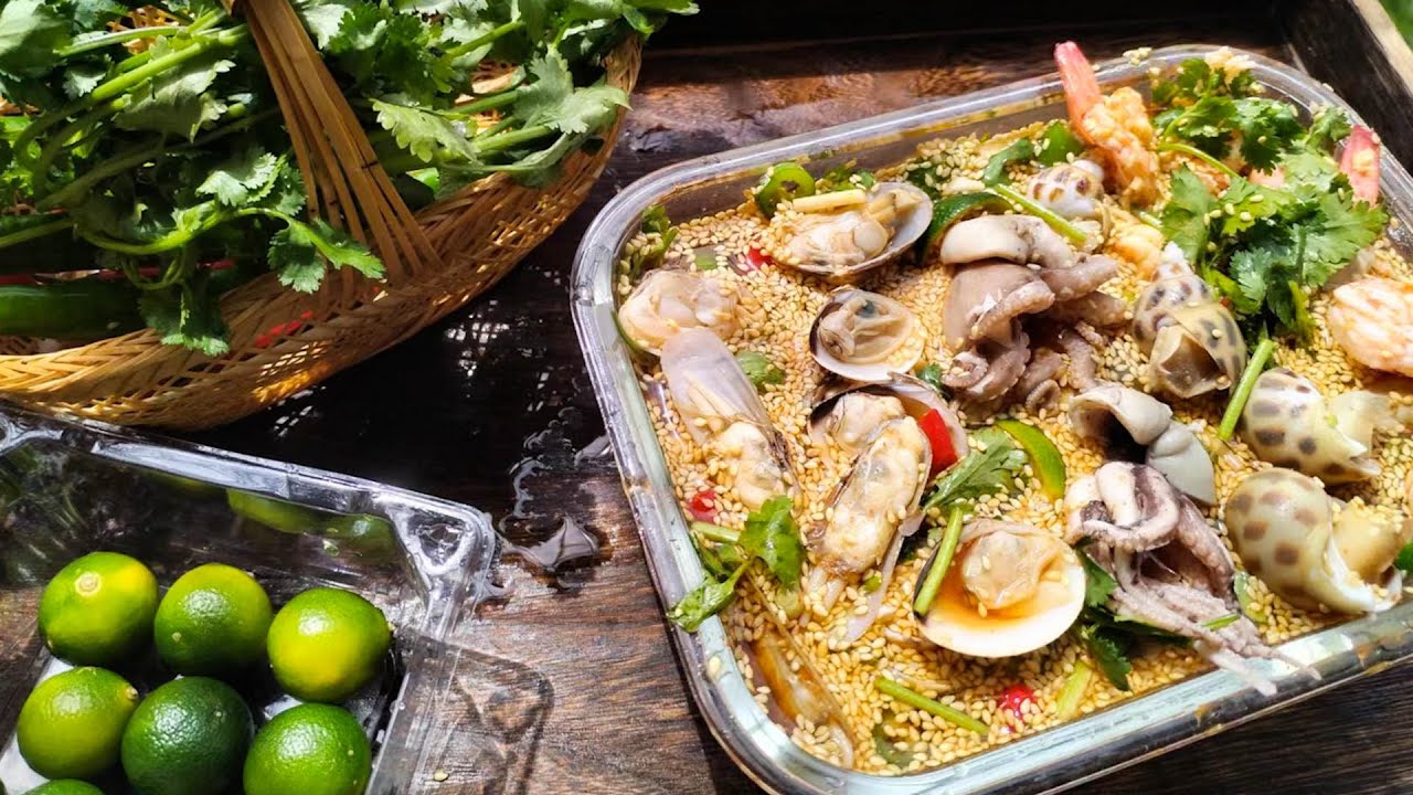 Delicious Small Seafood with a Lip-Smacking Sauce: A Must-Try Recipe!