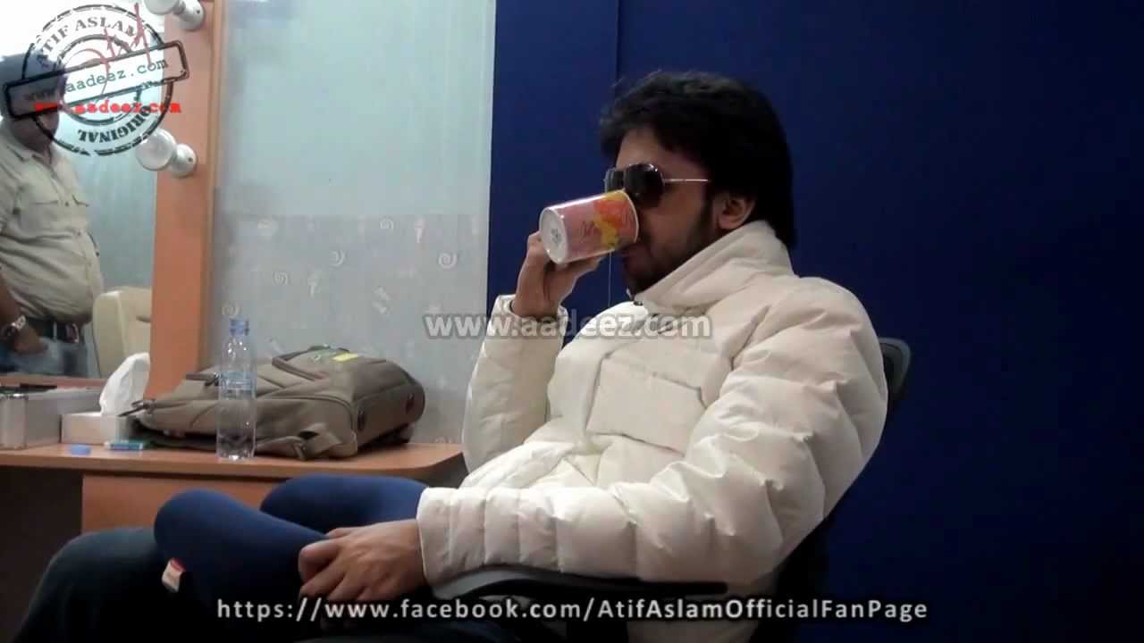 Behind The Scenes (SurKshetra) - Director instructing Atif Aslam on show's arrangment - HD