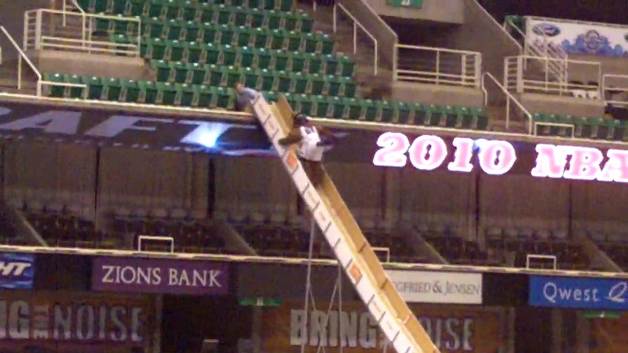 Jazz Bear HUGE stunt