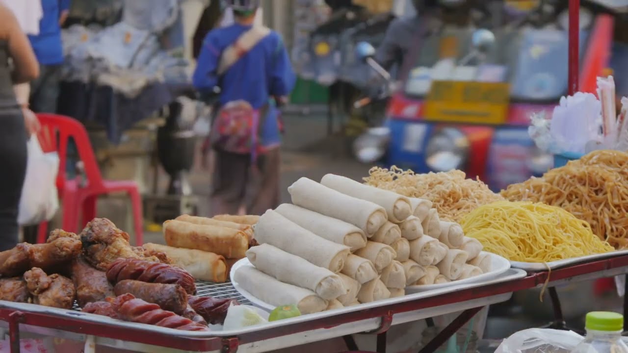 Bangkok vs Da Nang: Where ‘Old’ Actually Is (+ Bikes & Courts)