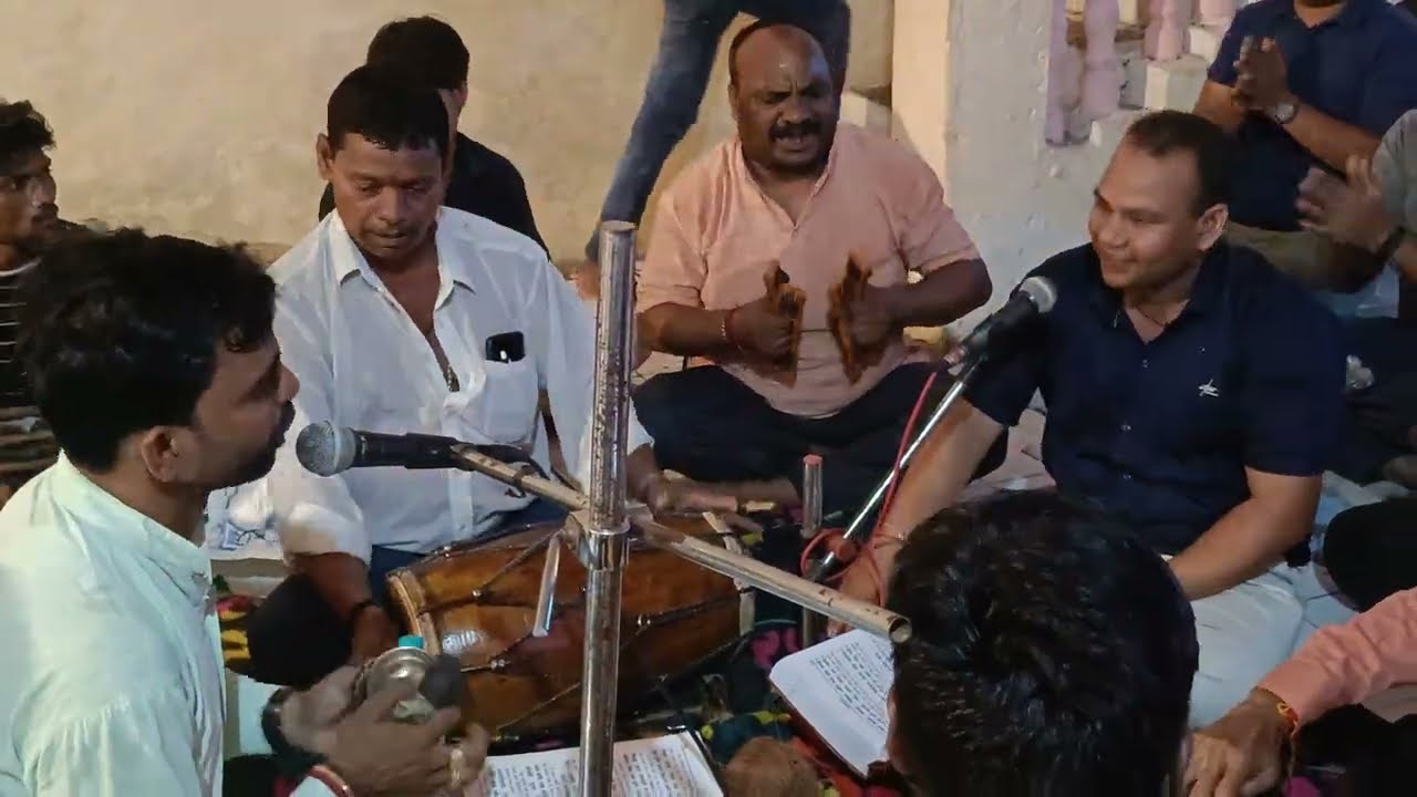 पूछे आज यशोदा माई मैहर रामपुर पहाड़ 