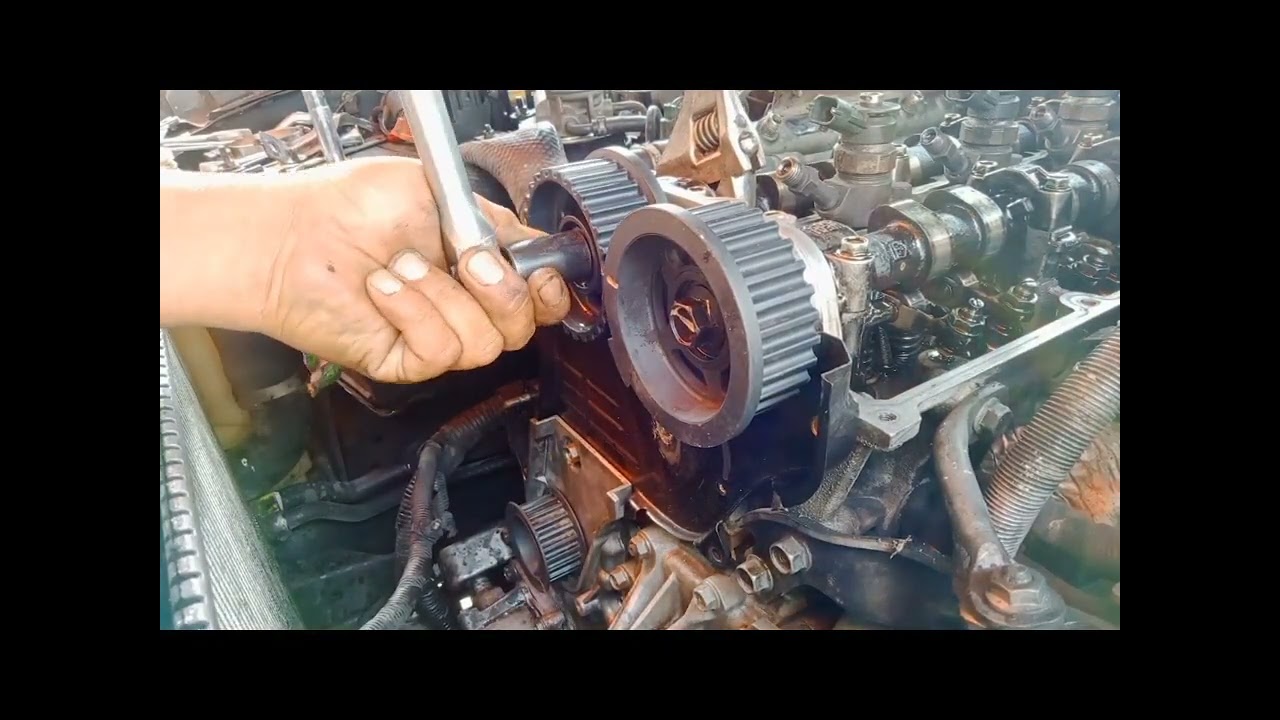 FORD EVEREST REPLACING NEW TIMING BELT &NEW VALVE COVER GASKET