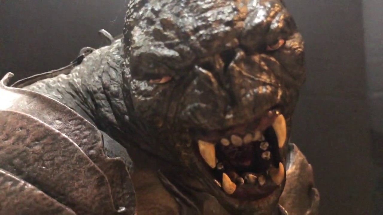 Weta War Troll Statue and Mini Helm!