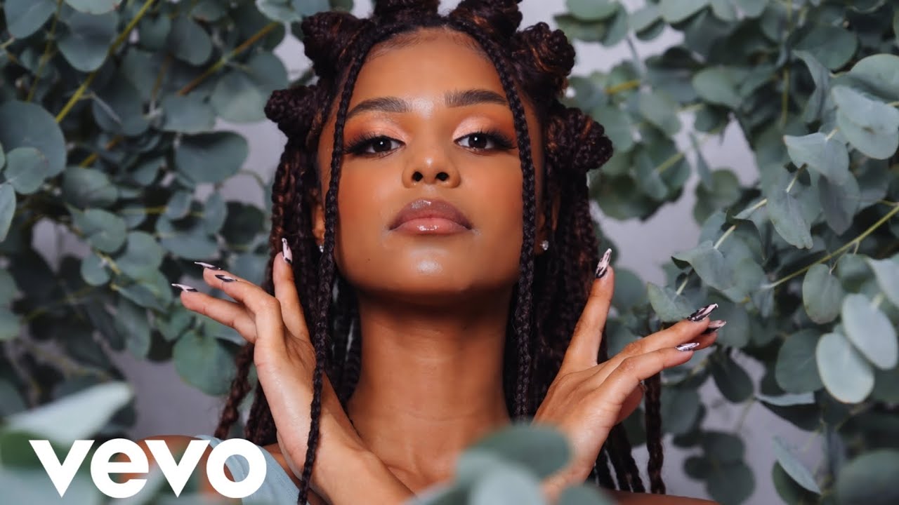 Tyla – Sweet Like Wine (Official Lyrics Video) 
