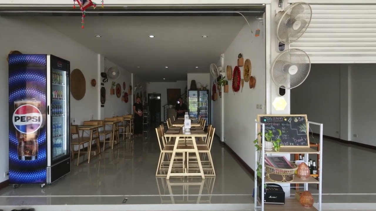 Mam's restaurant and bar, Nangrong 