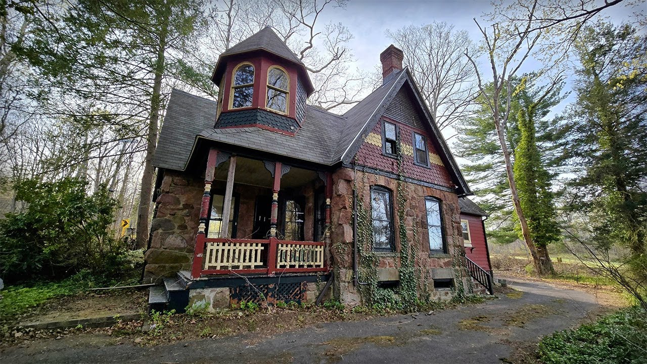 Architect's ABANDONED Home is a Vintage Time Capsule