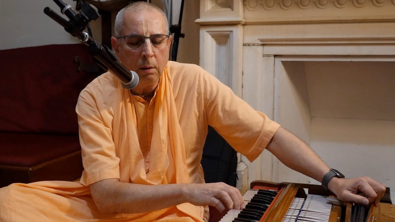 H.H. Niranjana Swami - Hare Krishna Kirtan  - 1/1/2019 - Part 1