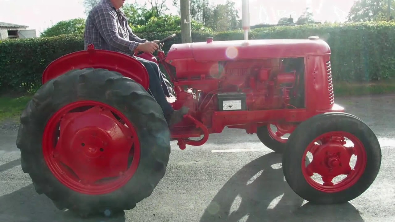 DAVID BROWN 25D DIESEL VINATGE TRACTOR NOW SOLD BY www.catlowdycarriages.com