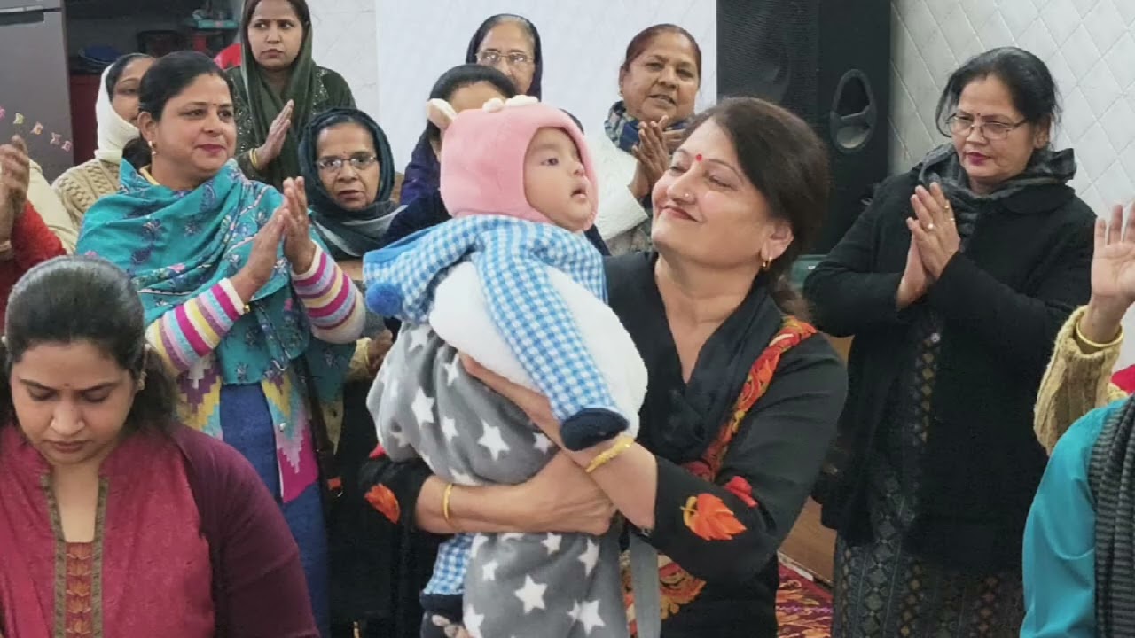 गुरु दरबार में परिवार सहित शीश नवाने पहुँची गुरु महाराज जी की बहन🌹🪷🌹