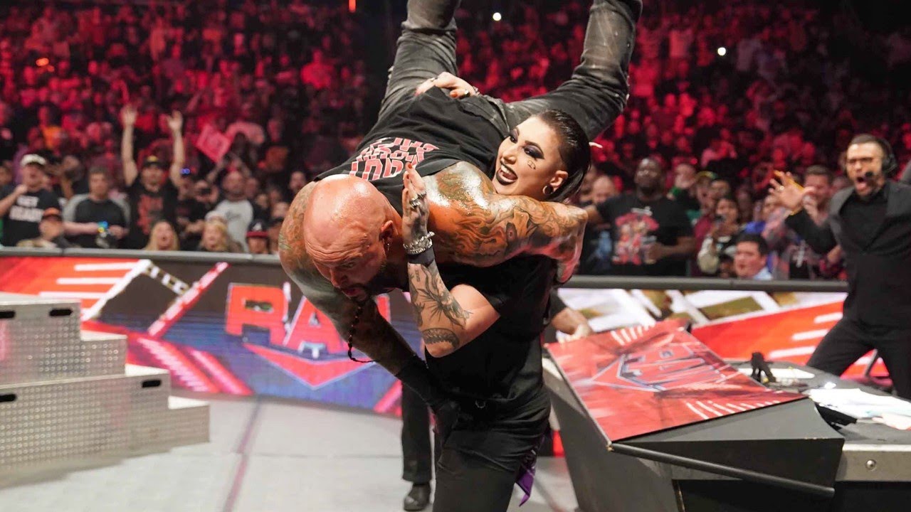 Женщины побеждают мужчин: плейлист WWE
