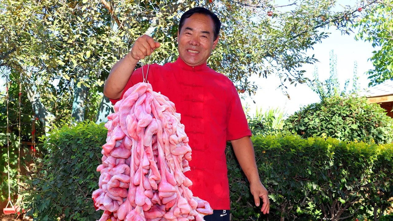 Sizzling Iron Plate Beef Intestines — The Crispiest, Most Mysterious Beef Dish Ever!