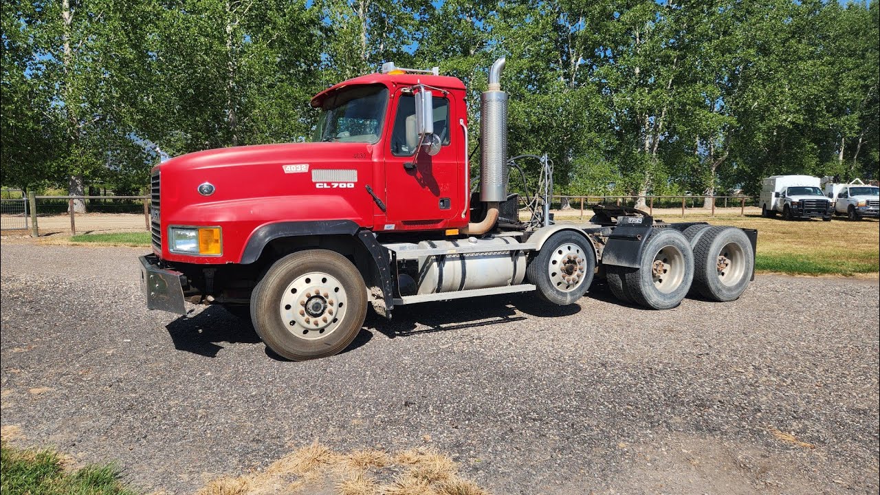 2005 MACK CL733 SEMI TRUCK TRACTOR $31,500.00