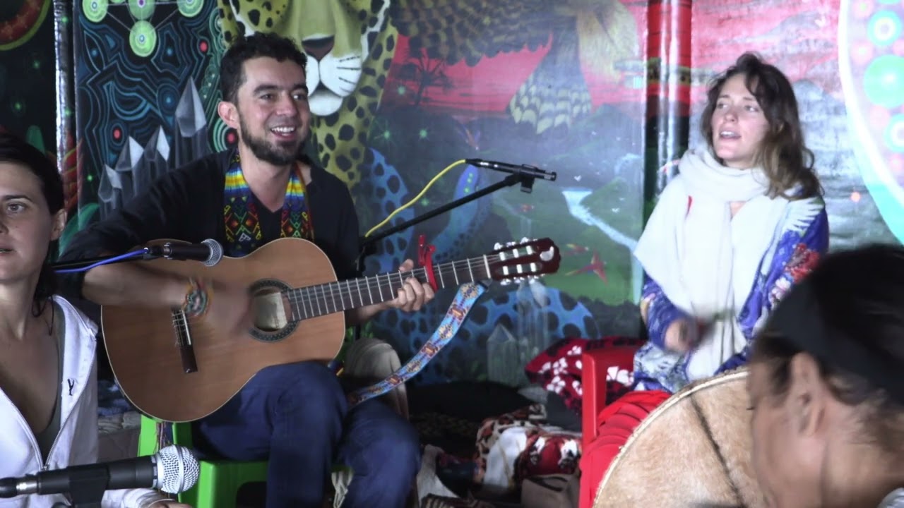 Danny Osorio and Daniela - O amor me leva
