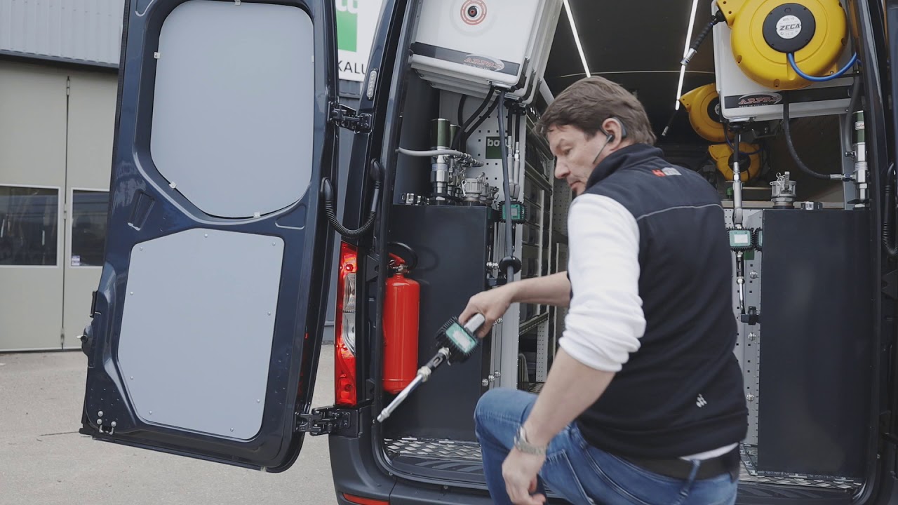 Huoltoauton rakentaminen - Trukkihuoltoauto Bott Vario 3 kalusteilla