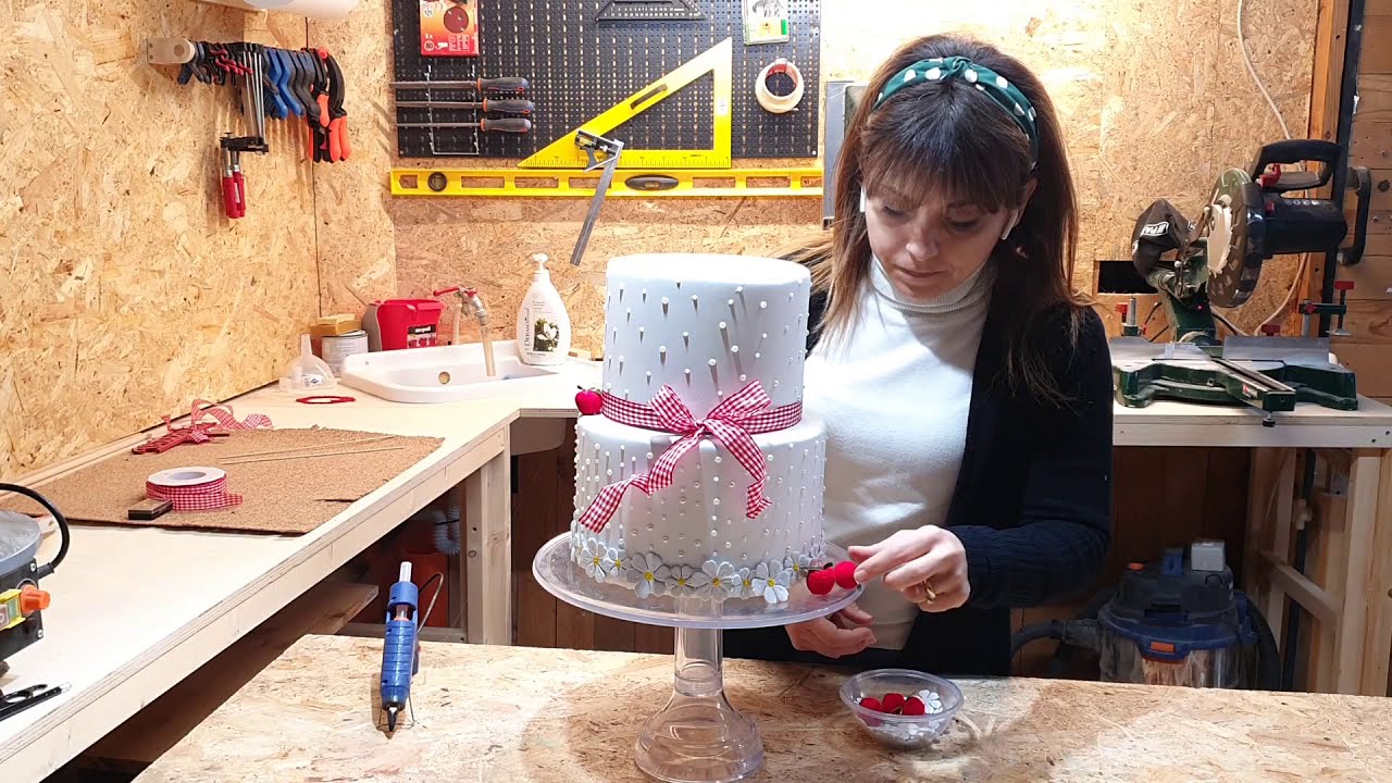 Decorazione Torta Fommy stile Vichi Roughe Parte finale