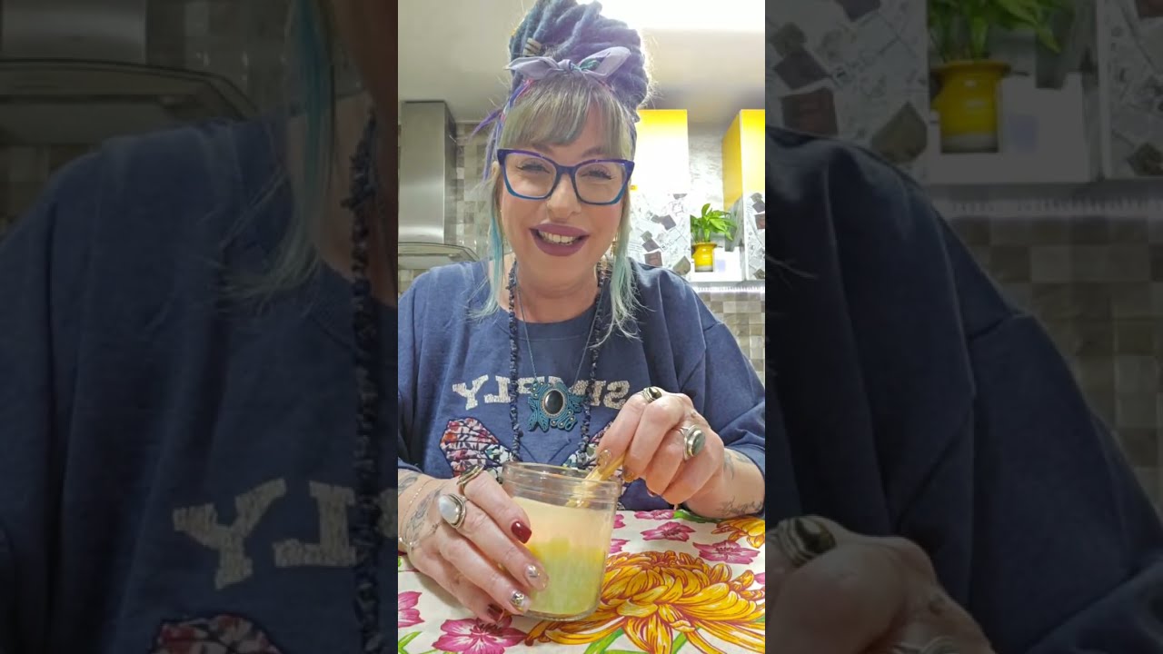כסף יכול לקנות הכל אבל הוא לא יכול לקנות אהבה, זה לוקח זמן לעכל כמה שאת נשמה כזאת גבוהה