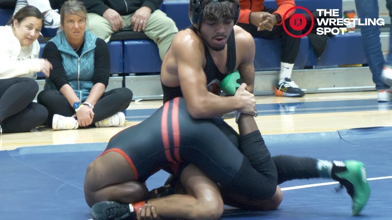 126 - Ismael Chaidez of Glenbard East [R] v. Chazz Robinson of Homewood Flossmoor [G]