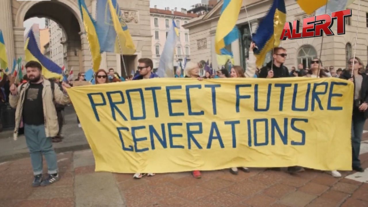 Ukraine Supporters Protest in Milan Ahead of War Anniversary | Winter Olympics | ALERT News