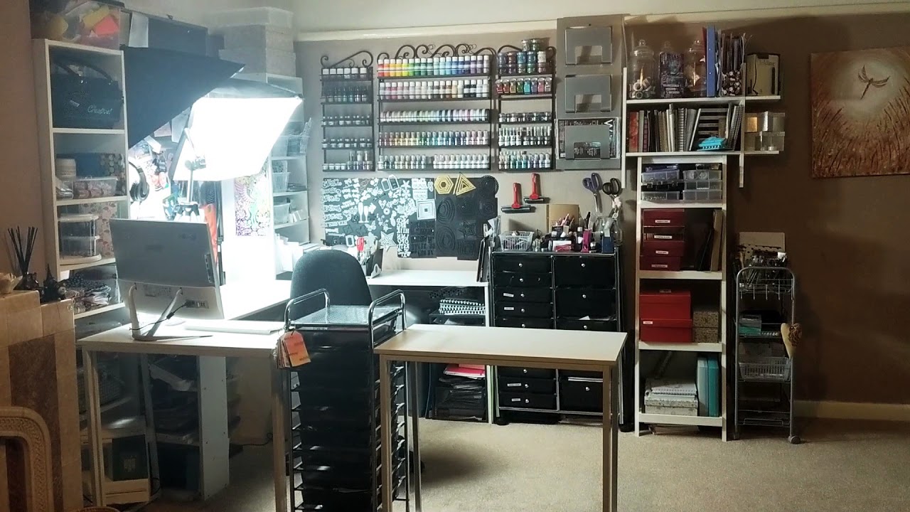 Craft Room / Creative Space Tour : A look around my craft desk - April 2018