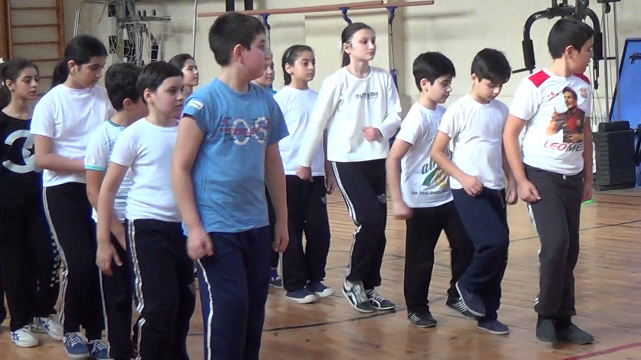 246 nomreli mektebde aciq ders