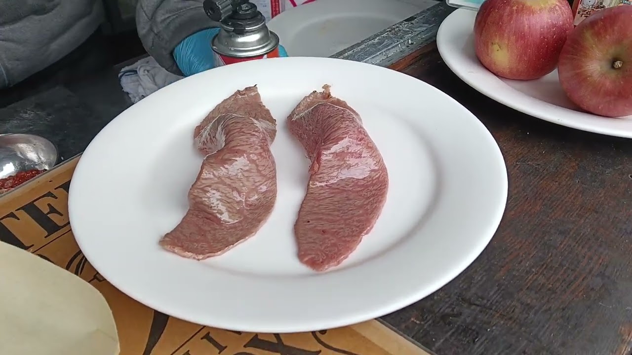 飛驒高山炙燒牛肉灑上鮭魚卵