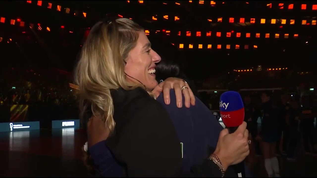 Egonu-Piccinini: abbraccio emozionante prima di Italia-Brasile da Sky
