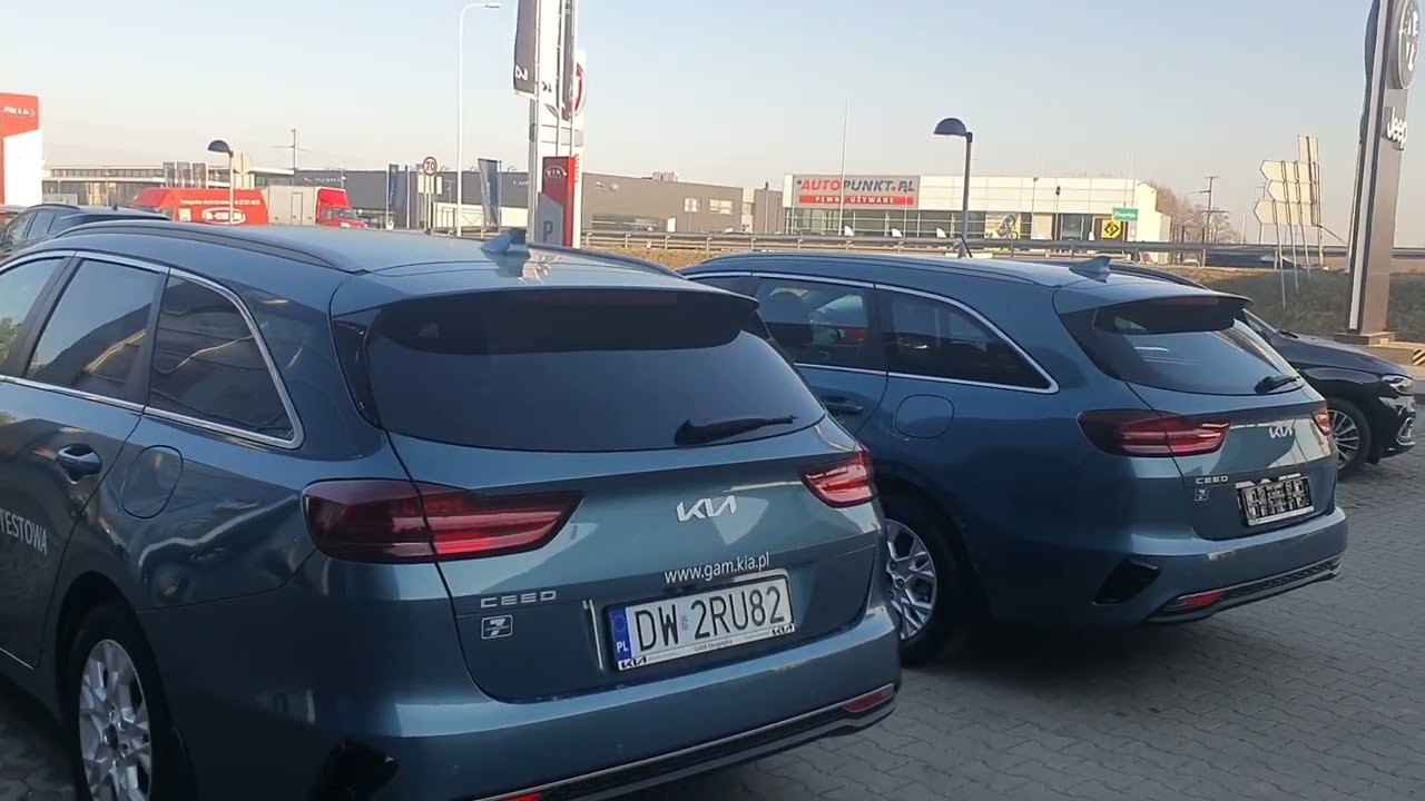ceed sw 1.5 T-GDi por&oacute;wnanie wersji M i L