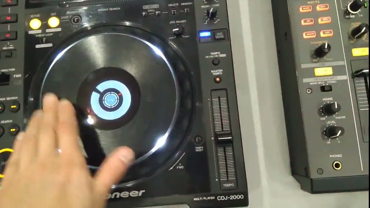 2xPioneer CDJ-2000 и Pioneer DJM-2000