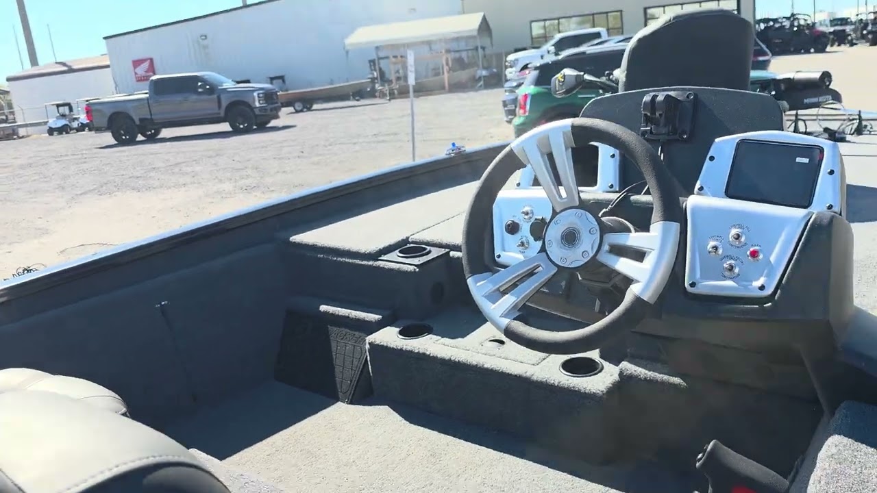 2026 Tracker® Boats PRO Team™ 195 Tournament Ed – Built to Win. Ready to Fish.