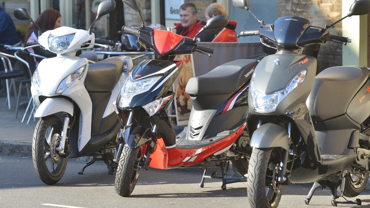 Honda Vision vs Peugeot Kisbee vs Lexmoto Echo - 50cc Scooter Review (2015)
