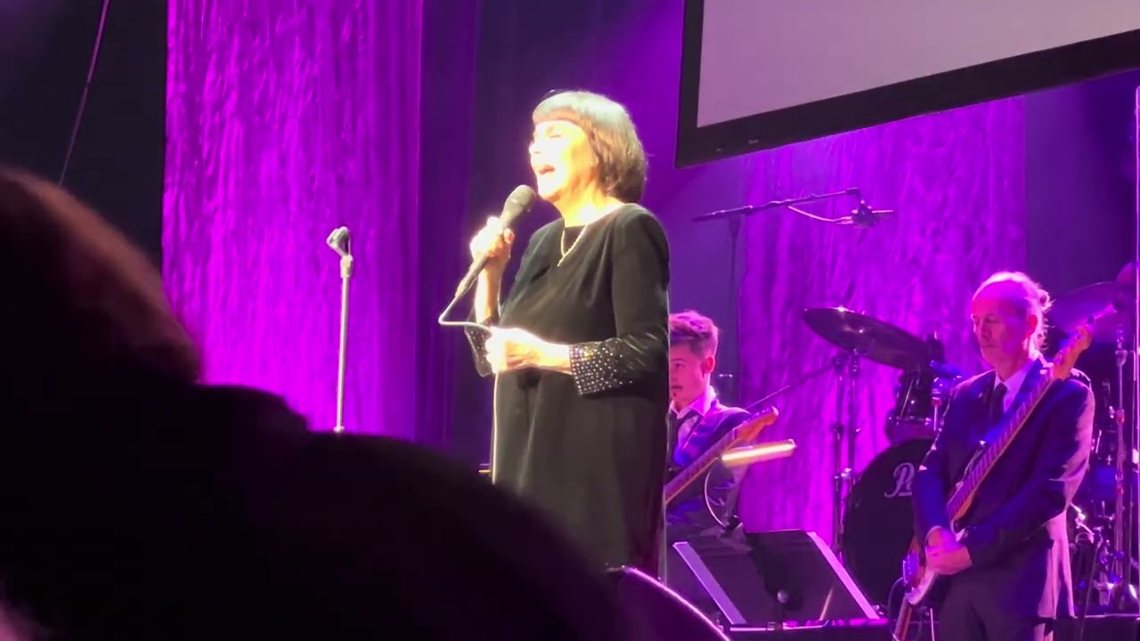 Mireille Mathieu -Maman la plus belle du monde/ Olympia 26.10.2025