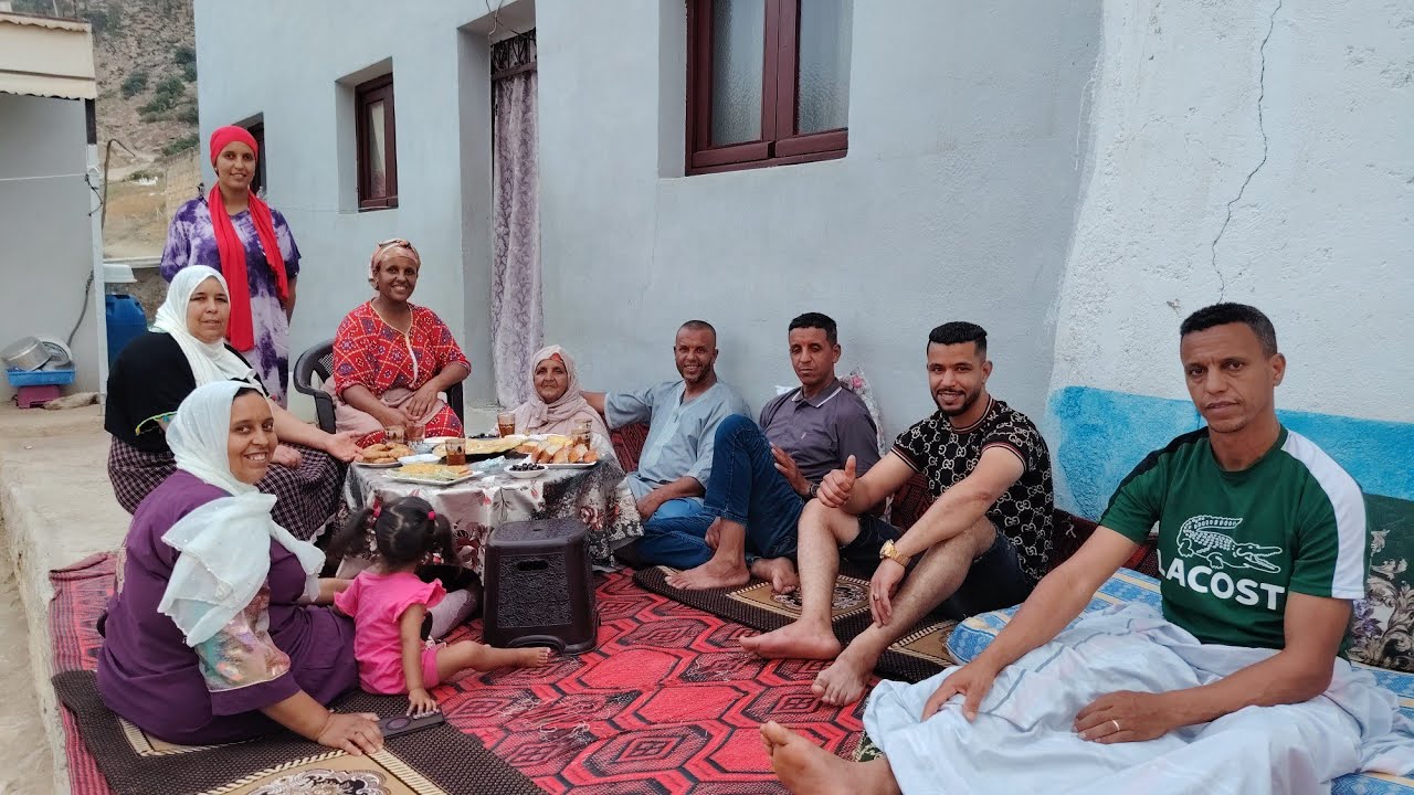 داز عليا نهار كحال😡 معتقاتني عي ختي الله يخليها ليا مشينا شفت خويا الله يشفيه الله يخلينا  مجموعين 🤲