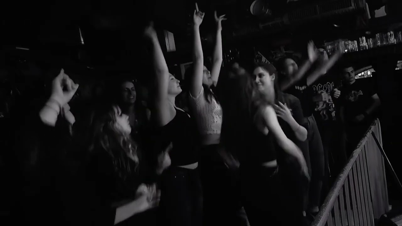 DONIKĄD - Wypłata (Official Lyric Video)