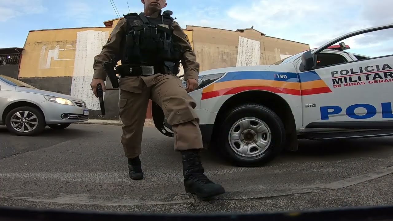 Polícia chega de surpresa no Aniversário do Jãopones !