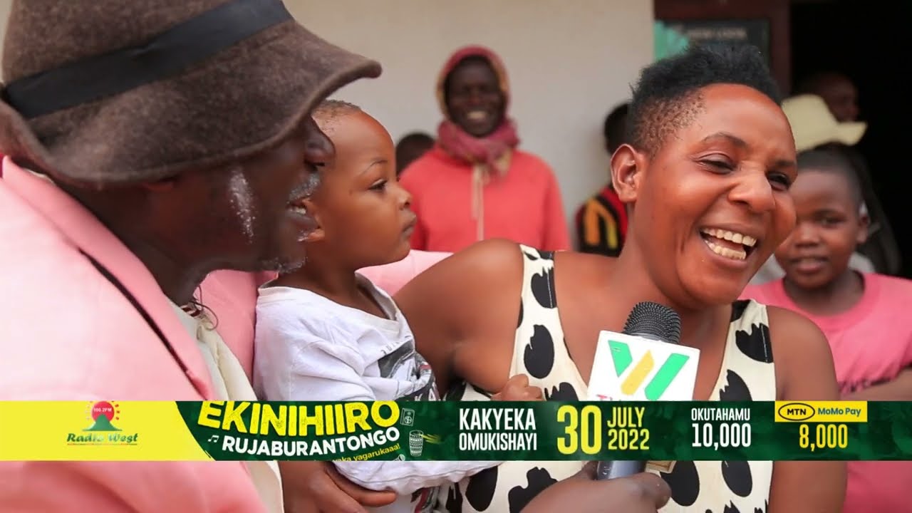 Ekinihiiro na Mzee Bisinsiino: Ba Caro, ba Mzee na ba Kakyebezi tweshangyeyo!!