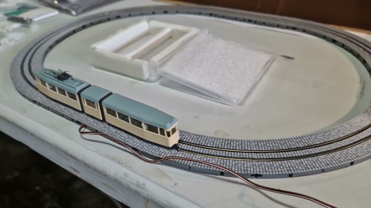 TT Stra&szlig;enbahn Typ Gotha G4-65 in 1:120 Spur TTm. Erste Fahrversuche auf TOMIX-N Gleisen.