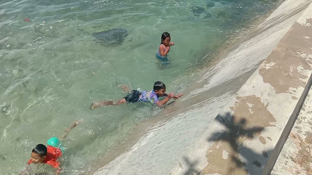 MASAYANG NALIGO NG DAGAT ANG MGA BATA KASAMA ANG AMING ALAGANG C AMBER