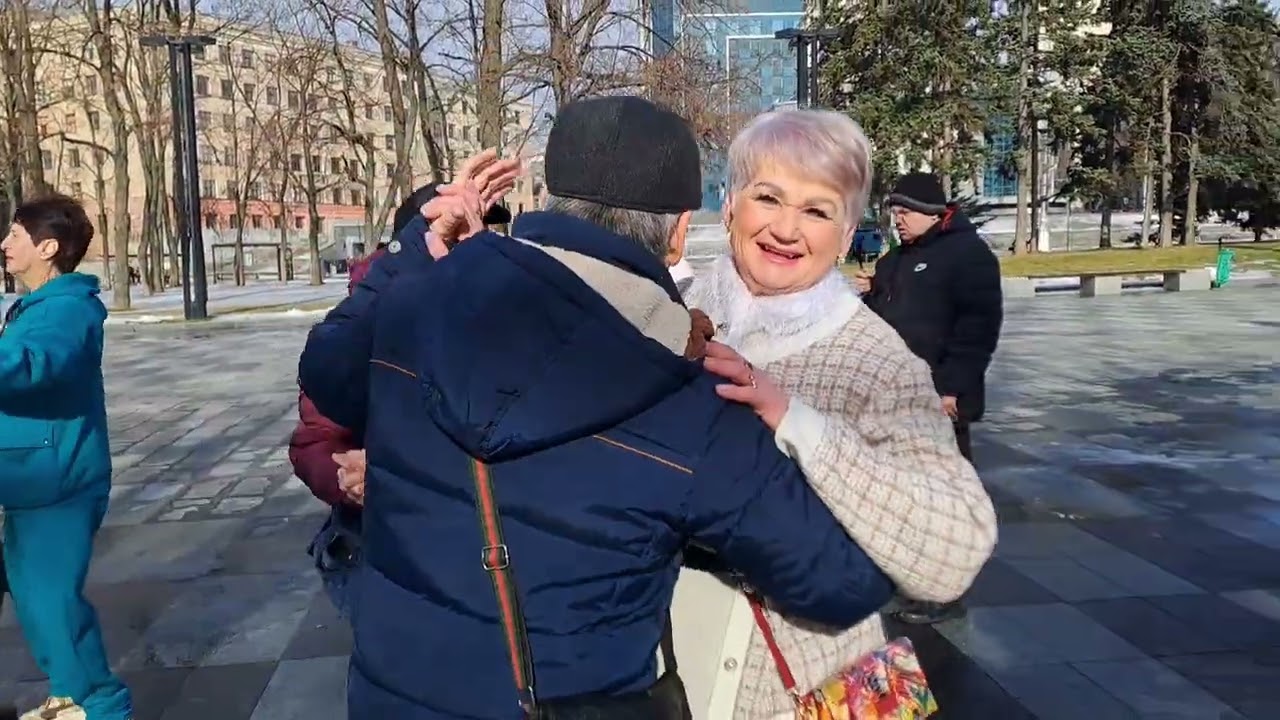 ЛЕЖАЛА РОЗА В УЛИЧНОЙ ПЫЛИ🌹 ТАНЦЫ🌹 ХАРЬКОВ 28.02.2026