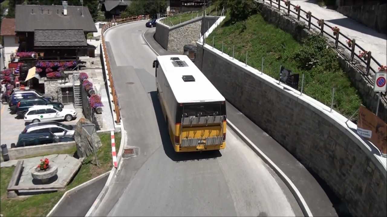 Cars postaux en Anniviers, film&eacute;s par le drone de Vision Air, &eacute;t&eacute; 2011