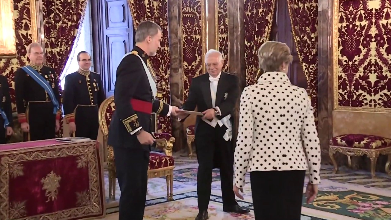 Entrega a S.M. el Rey de las Cartas Credenciales de la embajadora de la República de Colombia