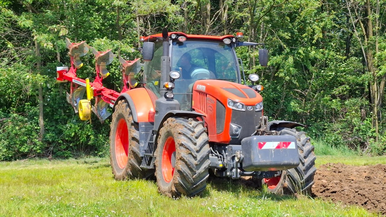 KUBOTA  M7 152 : Aratura con Quadrivomere Pöttinger – Prima Parte 