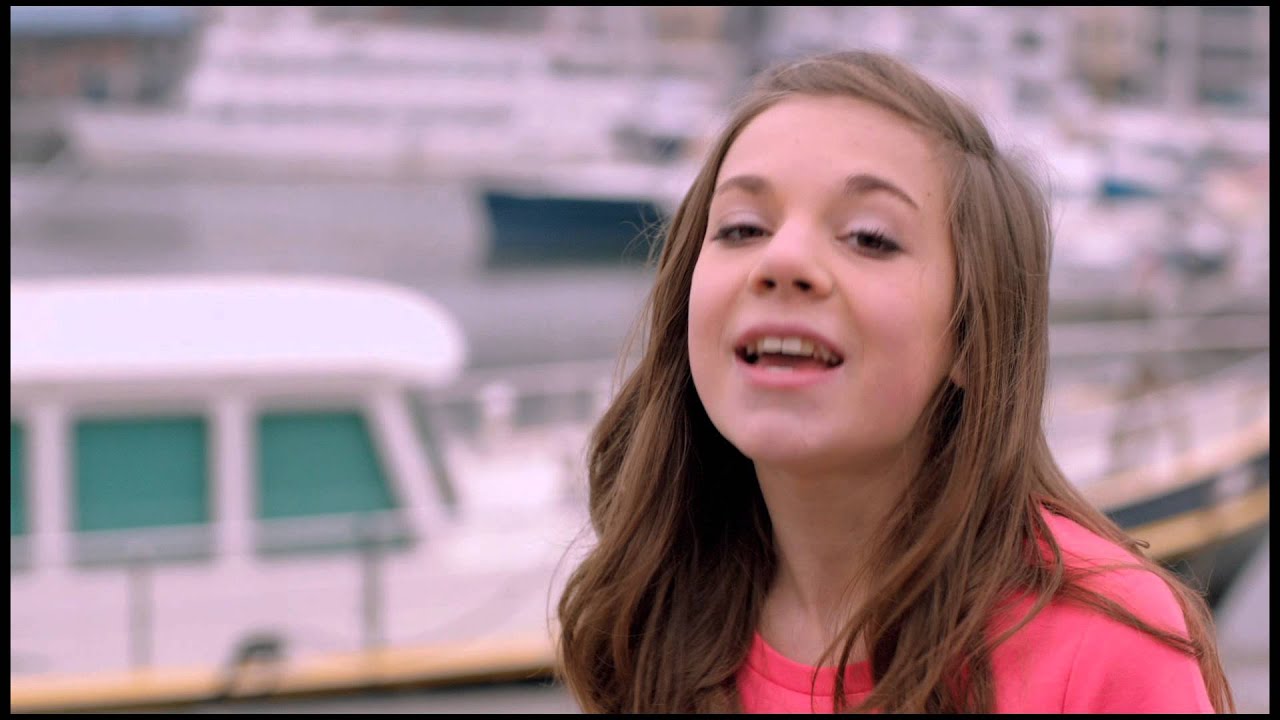 Laura Omloop - De Goed Nieuwsshow [Official Music Video]