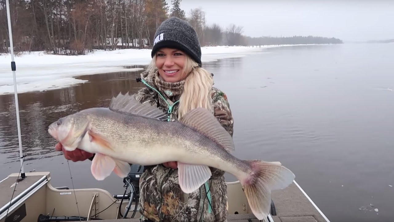 Chasing Giant RAINY RIVER Walleye